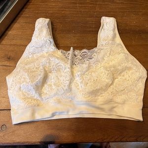 Soma: large, lace, ecru sports bra/bralet